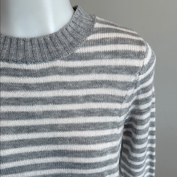 SO XS Gray and White Crew Neck Sweater with Lace Trim - Picture 3 of 10